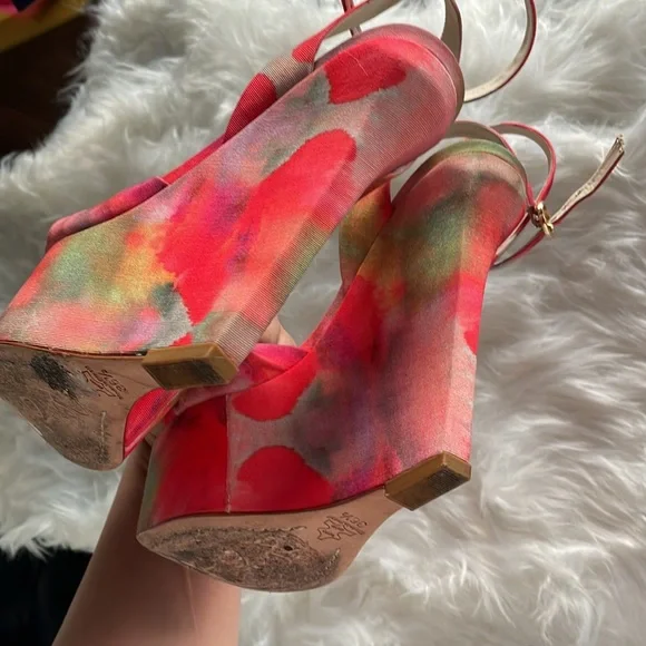 Alice and Olivia Wedges - Picture 11 of 11